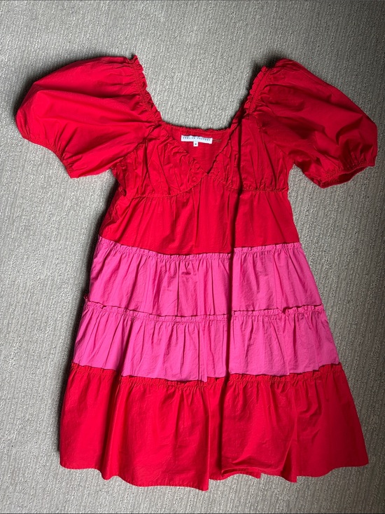 English Factory Dresses & Skirts - English Factory Pink & Red Tiered Puff Sleeve Dress